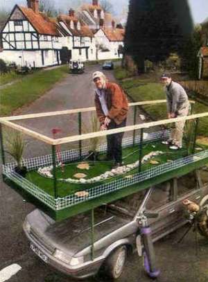 Funny Pictures of Mini Golf On Car Roof