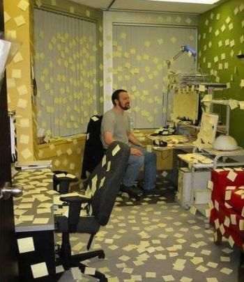 Funny Pictures of Office Post It Notes Prank