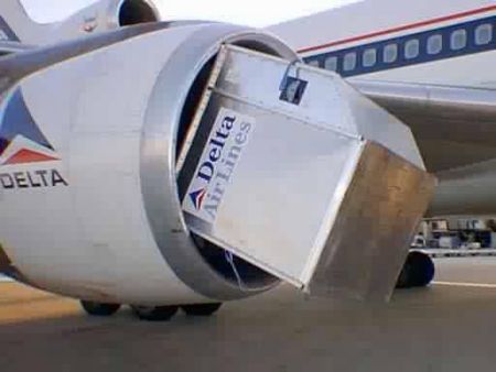 Funny Pictures of Luggage Container in Plane Engine