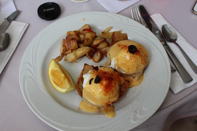 eggs benedict