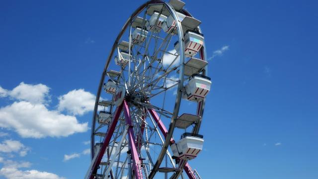 picture of a ferris wheel