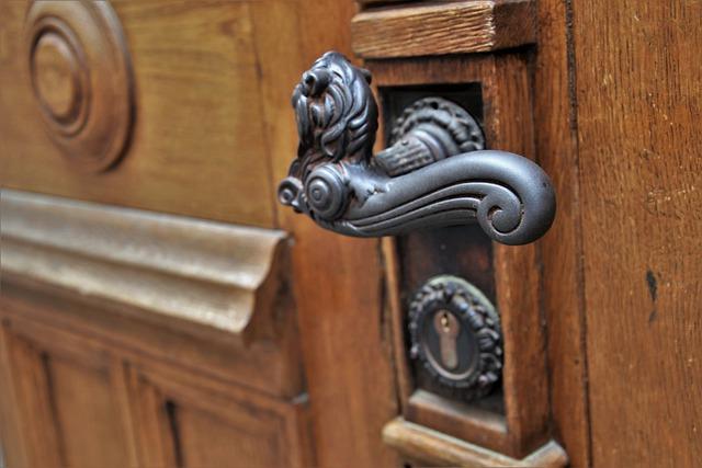 handle door