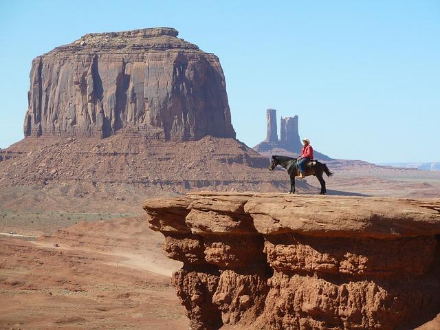 horse monument valley