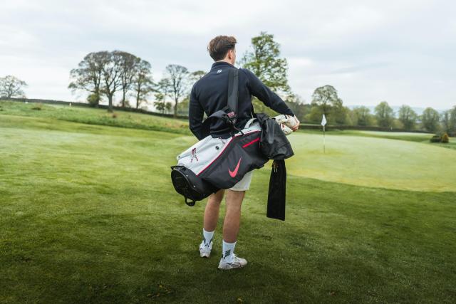 picture of a golf bag