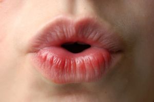 picture of lips whistling