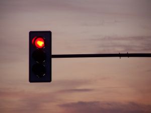 picture of red traffic light