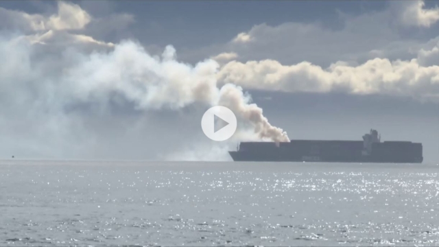 Cargo ship that continues to burn near Victoria