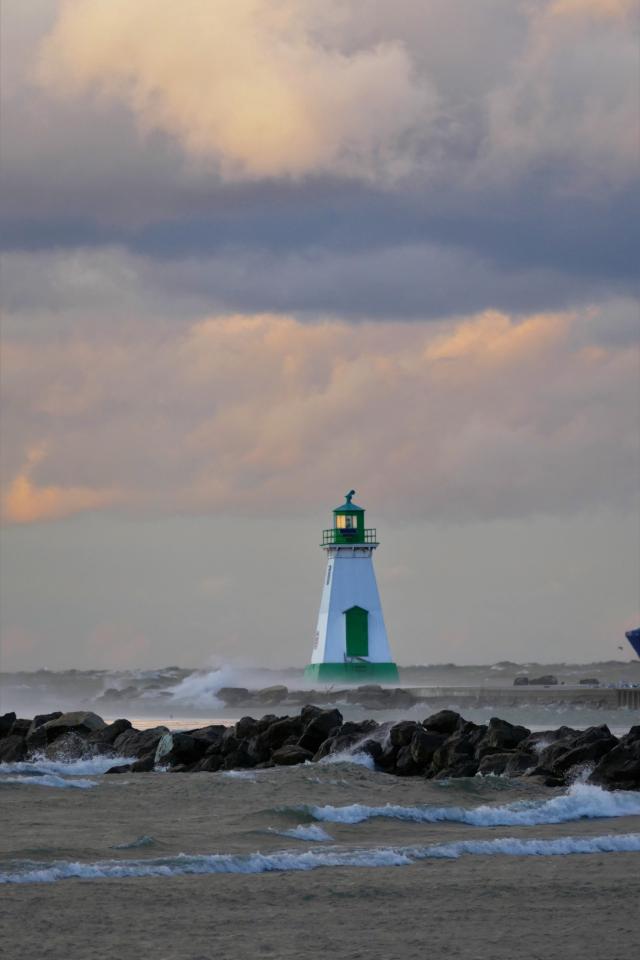 lighthouse green