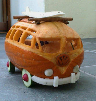 Funny Pictures of Van Made of Pumpkin
