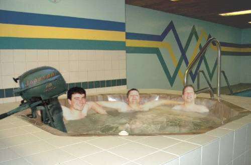 Funny Pictures of Boat Engine Stirring Hot Tub