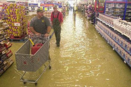 Funny Pictures of a Flooded Venice Supermarket